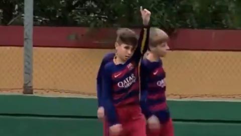 Pha solo ghi bàn ấn tượng của cầu thủ U12 Barca