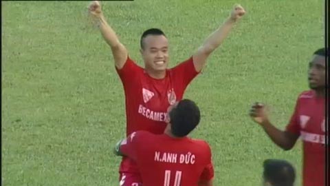Quang Vinh dứt điểm nhẹ nhàng tung lưới HA.GL