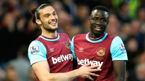 Hai bộ mặt trái ngược của West Ham
