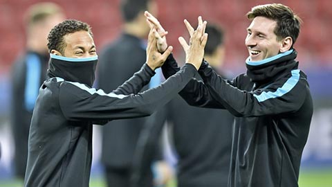 Messi ghi 2 bàn thắng từ 1 cú sút