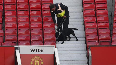 Trận M.U vs Bournemouth bị hoãn vì nghi ngờ có bom trong sân Old Trafford