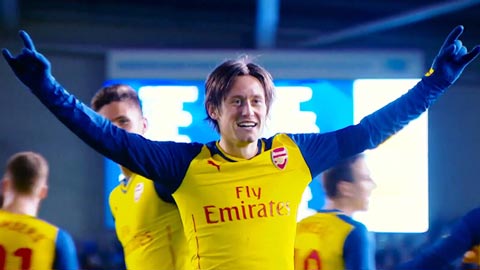  Arsenal tri ân Rosicky sau 10 năm cống hiến