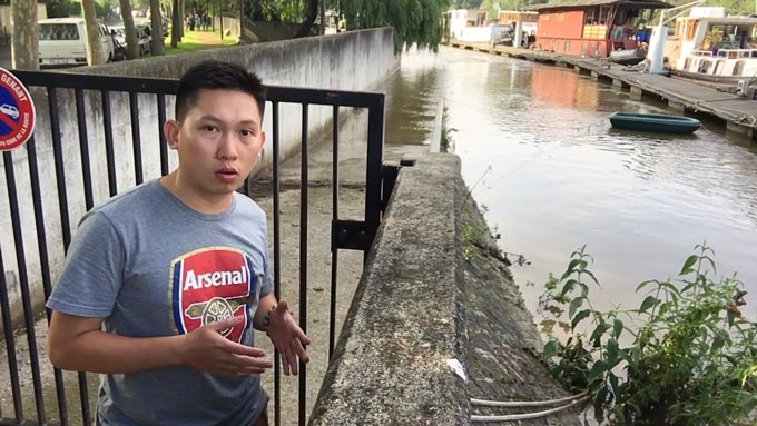 Phóng viên báo Bóng đá cập nhật tình hình lũ lụt tại Paris