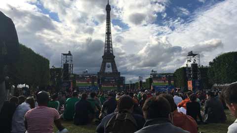 Từ Paris: Pháp không thi đấu, fanzone vẫn đông như trảy hội