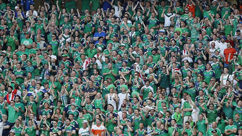 CĐV Bắc Ireland qua đời trên sân khi xem EURO 2016