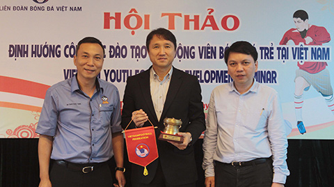 Chuyên gia Hàn Quốc sẵn sàng hỗ trợ đào tạo cầu thủ Việt Nam