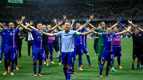 Bị loại, Iceland vẫn ăn mừng như... vô địch