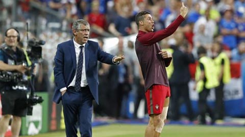 Chấn thương, Ronaldo vẫn hò hét chỉ đạo như HLV