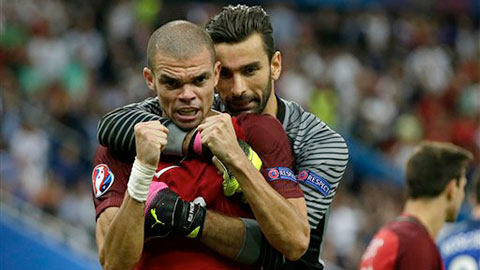 Rui Patricio đã làm nản lòng các chân sút ĐT Pháp thế nào? 
