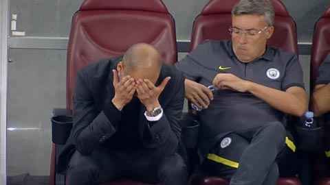 Pep ôm đầu ngán ngẩm khi Aguero đá hỏng 2 quả pen