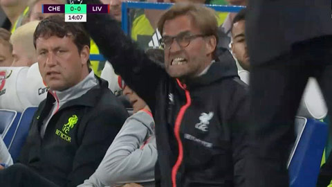 Klopp nổi cáu với pha phá bóng nghiệp dư của thủ môn  Mignolet