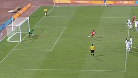 Phải sút lại đến 6 lần một quả pen khiến cầu thủ lẫn thủ môn phát điên