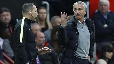 Những sắc thái biểu cảm của Mourinho trong trận M.U hòa Burnley