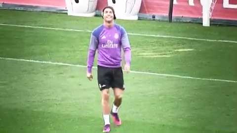 Ronaldo nhí nhảnh trên sân tập