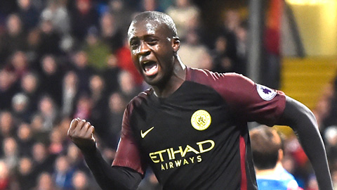  Đá trận đầu tiên mùa này, Yaya Toure lập ngay cú đúp