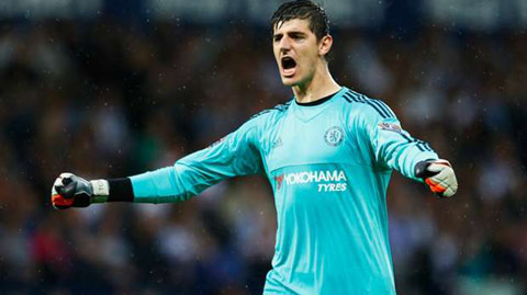 Ngả mũ trước pha sút phạt thành bàn của thủ môn Courtois
