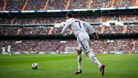 Những pha sút phạt kinh điển của Ronaldo