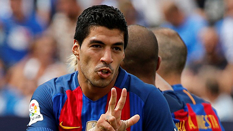 Suarez ghi bàn thắng thứ 100 cho Barcelona