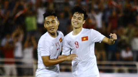 Văn Toàn thi đấu chói sáng trước U23 Malaysia