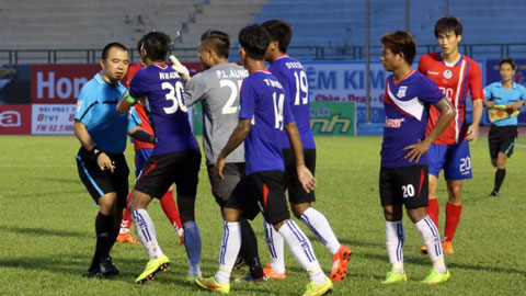 Đối thủ của Than.QN tại AFC Cup từng đuổi đánh trọng tài khi tới Việt Nam