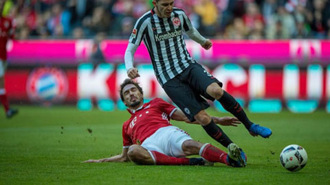 Cú xoạc bóng ở đẳng cấp thiên tài của Mats Hummels