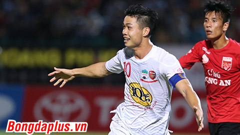 Công Phượng, Quang Hải vào top 10 bàn thắng đẹp nhất lượt đi V.League