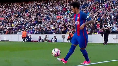 Neymar hất bóng qua người điệu nghệ khiến cầu thủ Villarreal đứng hình