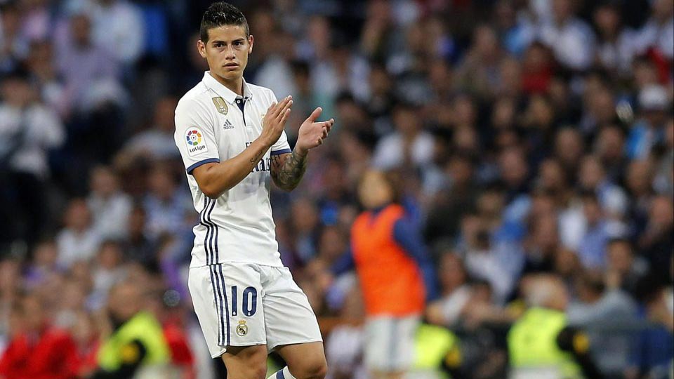 James Rodriguez vỗ tay tạm biệt CĐV Real để đến M.U?