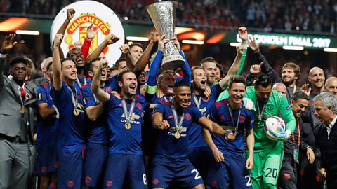 Thắng thuyết phục Ajax, M.U lên ngôi vô địch