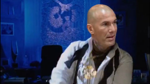 Zidane uốn éo ăn mừng sau khi đi vào lịch sử