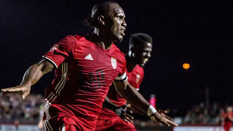 Drogba vừa ghi bàn vừa kiến tạo trong trận ra mắt Phoenix Rising