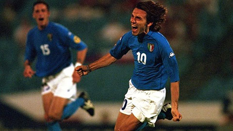 Pirlo thi đấu chói sáng tại U21 châu Âu cách đây 17 năm