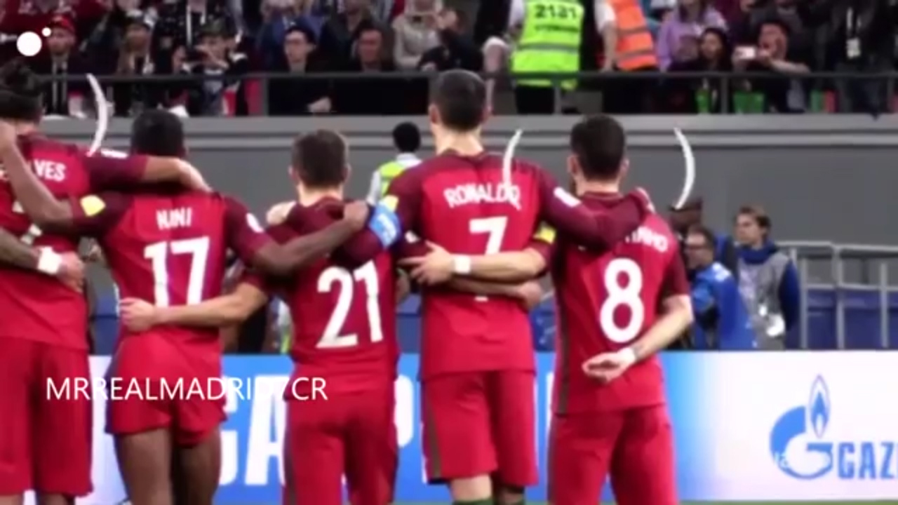 Ronaldo vỗ vai, xoa đầu các cầu thủ đá hỏng pen