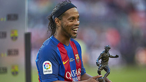 Màn trình diễn tuyệt đỉnh của Ronaldinho trong ngày tôn vinh