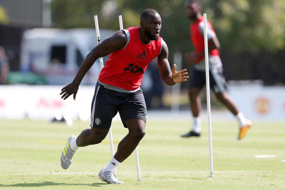 Lukaku tập buổi đầu tiên cùng đồng đội mới ở M.U