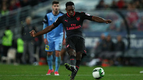 Cầu thủ Sydney FC yêu cầu Welbeck sút hỏng pen