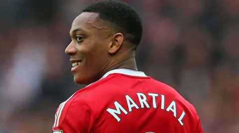 Martial solo qua 3 cầu thủ Real, kiến tạo cho Lingard ghi bàn