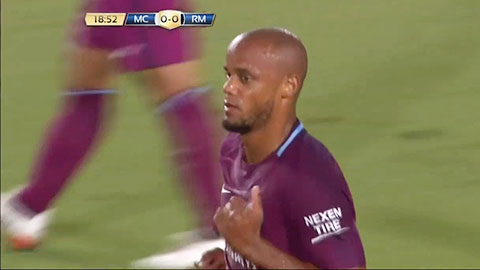 Đội trưởng Man City dứt điểm như phá giải nguy