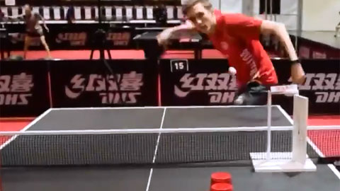 Thánh ping-pong đánh đâu trúng đó