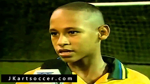 14 tuổi, Neymar đã xuất sắc thế này
