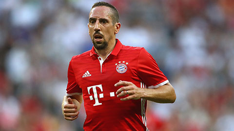 Ribery đá phạt ghi bàn siêu đẹp