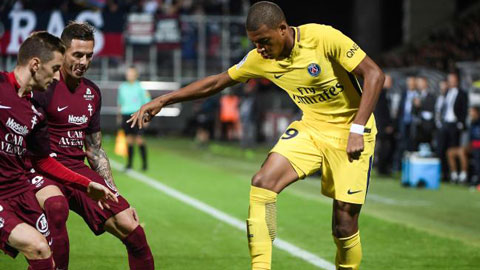 Chơi xấu Mbappe, cầu thủ của Metz bị đuổi khỏi sân