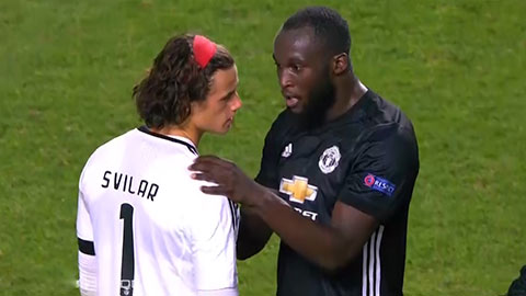 Lukaku an ủi đồng hương sau sai lầm