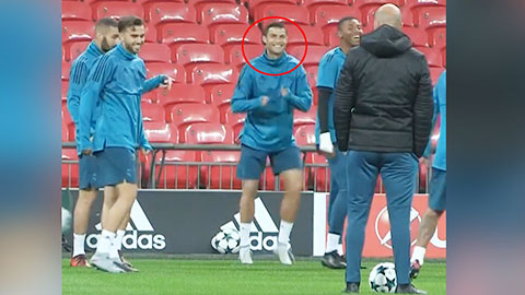 Ronaldo khoái chí sau pha xỏ háng đồng đội