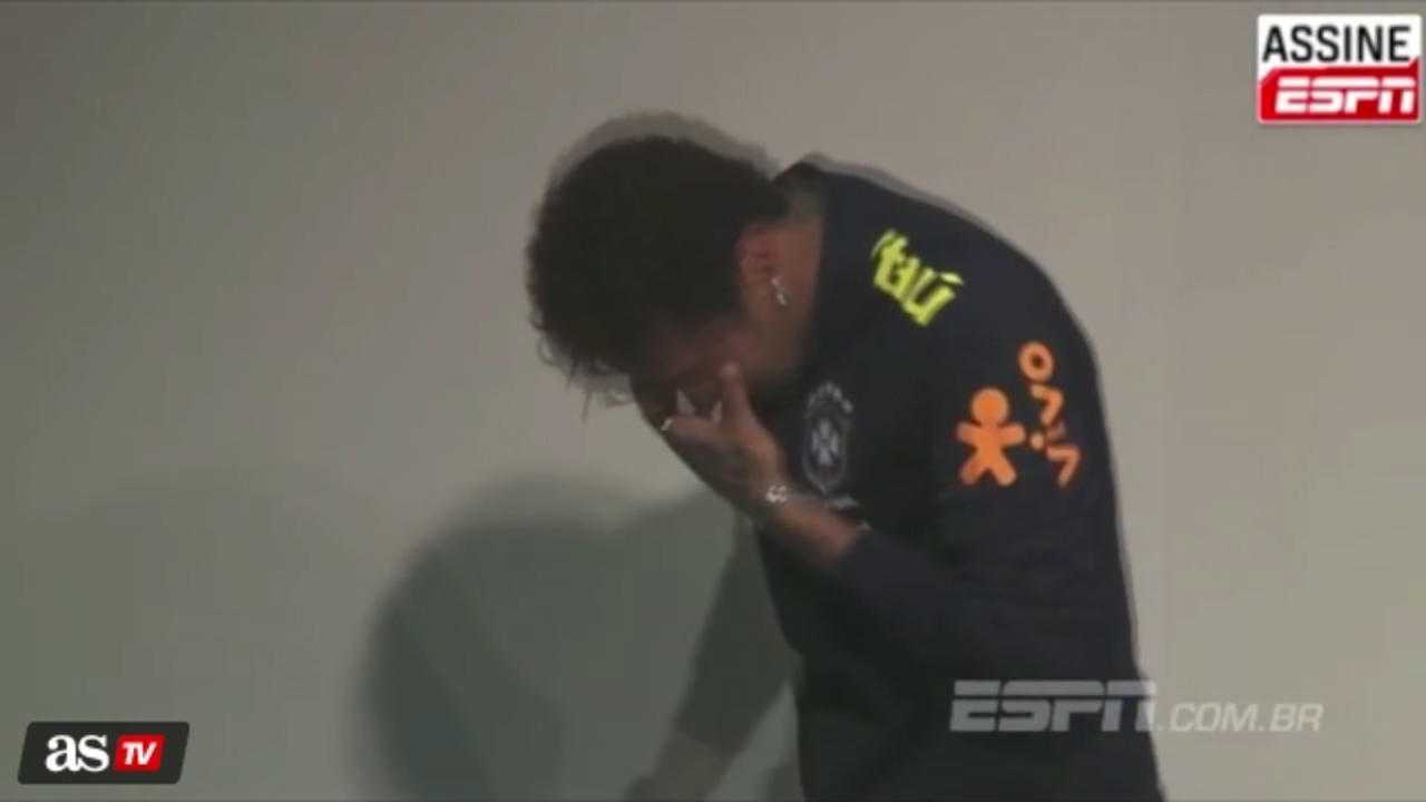 Neymar bật khóc vì những tin đồn quái ác