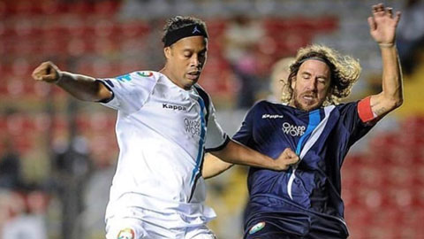 Ronaldinho lại khiến fan nức lòng với tuyệt phẩm từ 40m