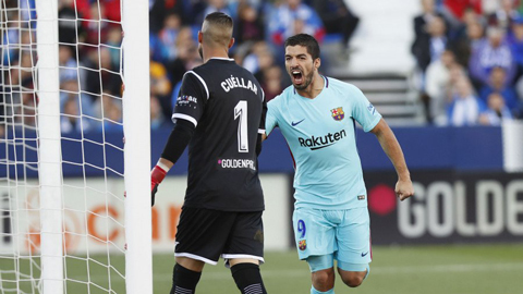 Suarez ăn mừng trước mặt thủ môn Leganes để trêu ngươi