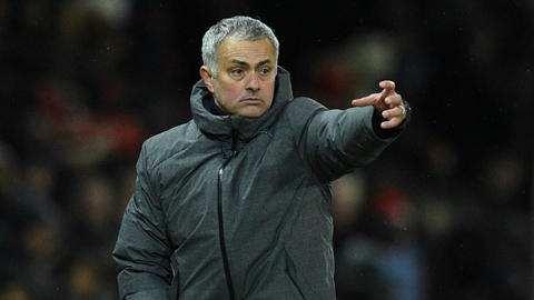 Mourinho cần làm gì để giúp M.U vô địch?