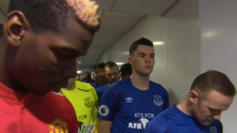 CĐV Everton thích cách Rooney phớt lờ Pogba trong đường hầm