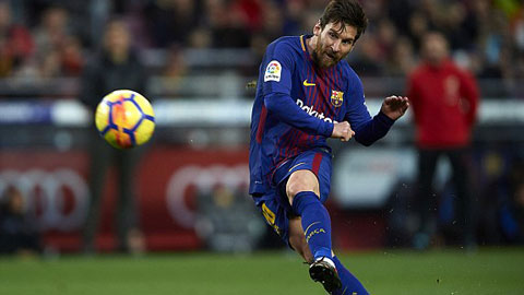 Messi vô lê chuyền bóng bá đạo trước Levante